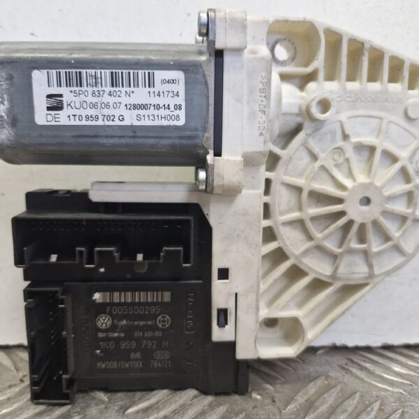 MOTOR ELEVALUNAS DELANTERO DERECHO SEAT ALTEA XL (5P5) [5P0837402N]