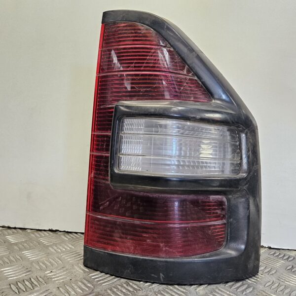 PILOTO TRASERO DERECHO MITSUBISHI MONTERO (V60/V70) [R1726]