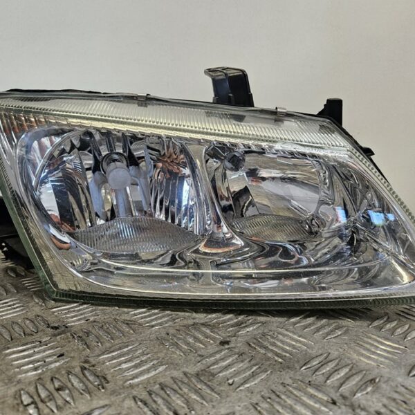 FARO DERECHO NISSAN ALMERA (N16/E) [26010BN011]