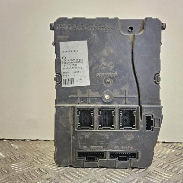 CAJA RELES / FUSIBLES RENAULT MEGANE II BERLINA 5P [8200525385]