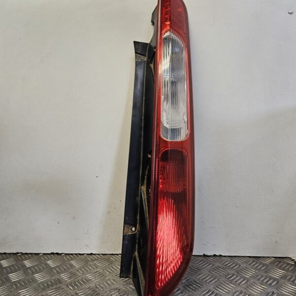 PILOTO TRASERO IZQUIERDO FORD FOCUS BERLINA (CAP) [8M5113405A]