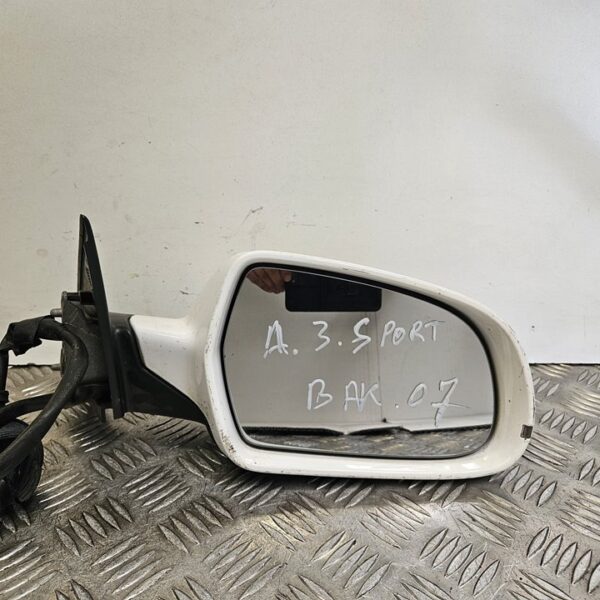 RETROVISOR DERECHO AUDI A3 (8P1) [601502]