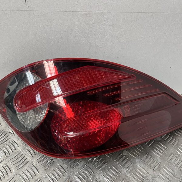 PILOTO TRASERO IZQUIERDO MERCEDES-BENZ CLASE R (BM 251) [A2518201564]