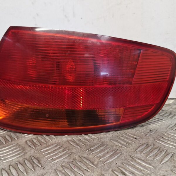 PILOTO TRASERO DERECHO AUDI A3 SPORTBACK (8PA) [8P4945096C]