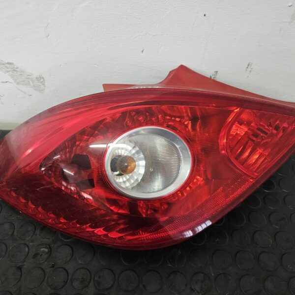 PILOTO TRASERO IZQUIERDO OPEL CORSA D [13186350]