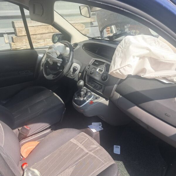 RENAULT SCENIC II (JM) [Adventure by Coronel Tapiocca]