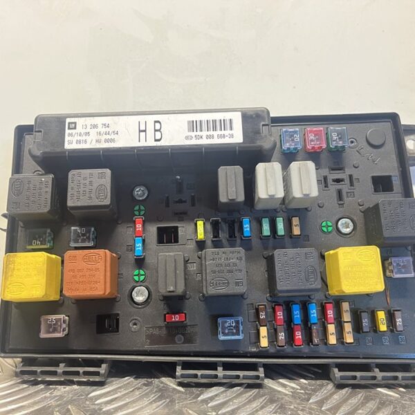 CAJA RELES / FUSIBLES OPEL ASTRA H BERLINA [13206754]
