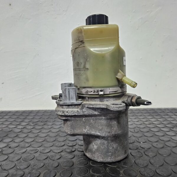 BOMBA DIRECCION FORD FOCUS BERLINA (CAP) [4M513K514AC]