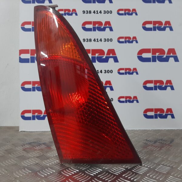 PILOTO TRASERO IZQUIERDO FORD FOCUS BERLINA (CAK) [1214226]