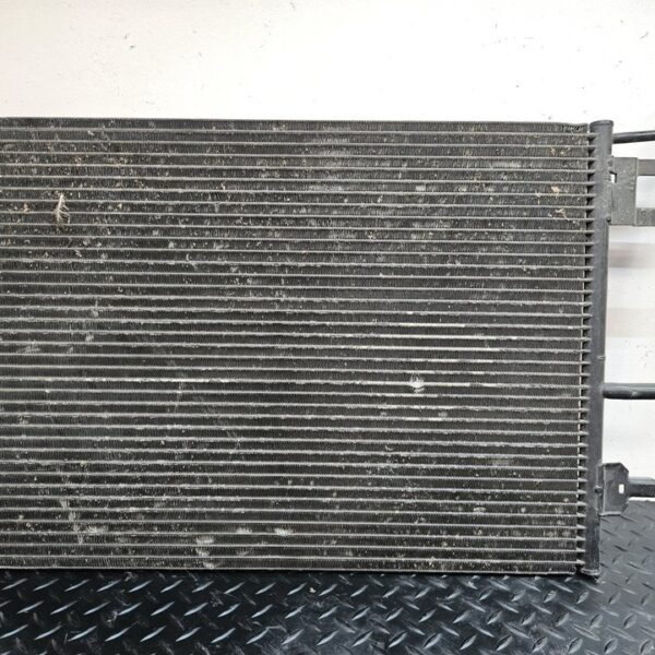CONDENSADOR / RADIADOR AIRE ACONDICIONADO VOLKSWAGEN PASSAT BERLINA (3B2) [3B0260401B]