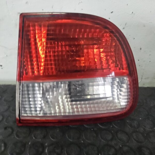 PILOTO TRASERO DERECHO INTERIOR SEAT LEON (1M1) [1M6945092B]