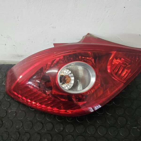 PILOTO TRASERO IZQUIERDO OPEL CORSA D [13186350]