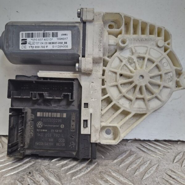 MOTOR ELEVALUNAS DELANTERO DERECHO SEAT LEON (1P1) [1K0959792L]