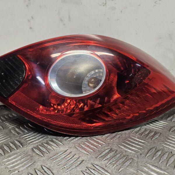 PILOTO TRASERO DERECHO OPEL CORSA D [89038961A]