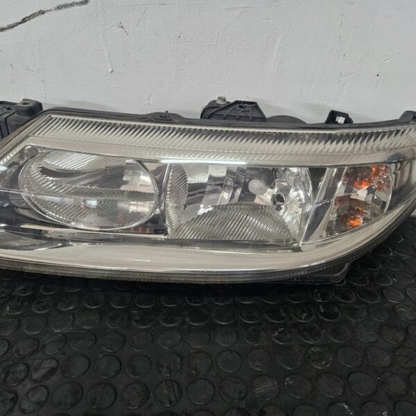 FARO IZQUIERDO RENAULT LAGUNA (B56) [8200002845]