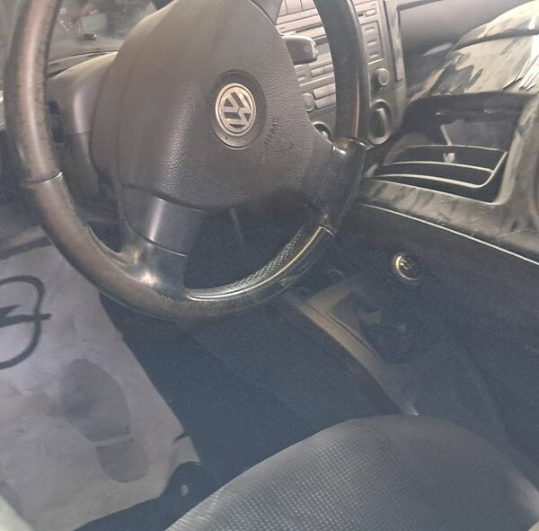 VOLKSWAGEN POLO IV (9N3) [Advance]