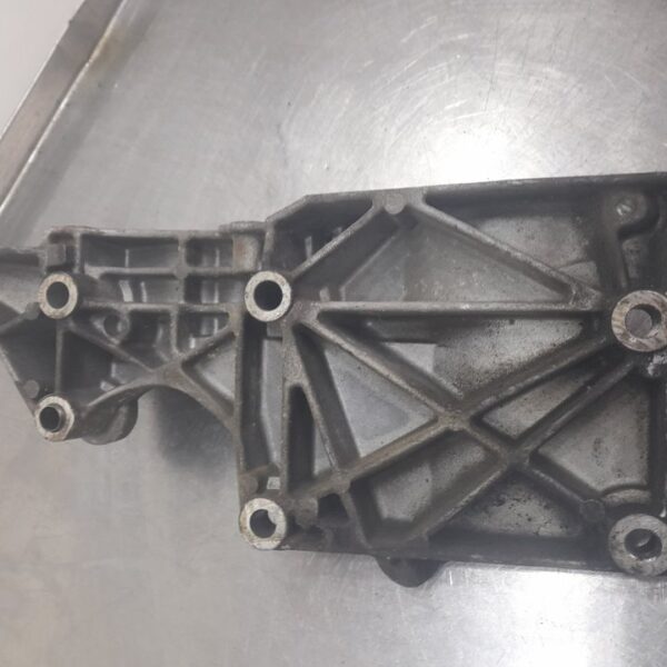 SOPORTE ALTERNADOR VOLKSWAGEN GOLF V (1K1)(10.2003) [03G903143A]