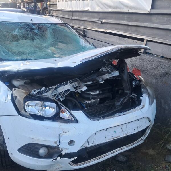 FORD FOCUS BERLINA (CB4) [Titanium]