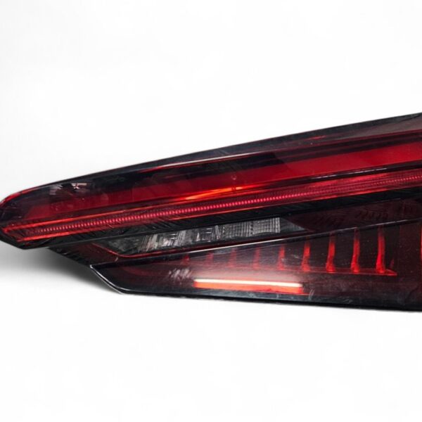 PILOTO TRASERO DERECHO INTERIOR AUDI A5 SPORTBACK (F5A) [8W6945094G]