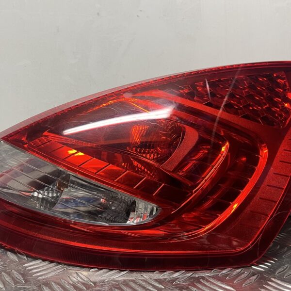 PILOTO TRASERO DERECHO FORD FIESTA (CB1) [8A6113404A]