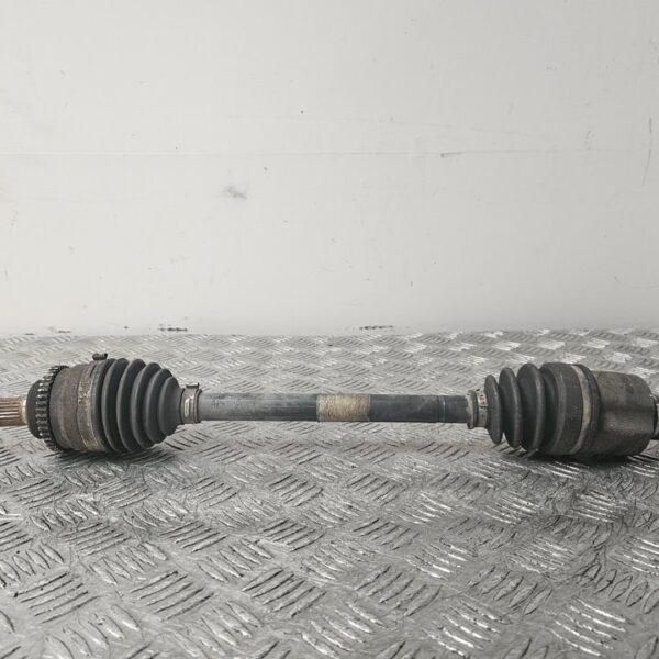 TRANSMISION DELANTERA IZQUIERDA SUZUKI SWIFT BERLINA (SF/EA) [M15A]