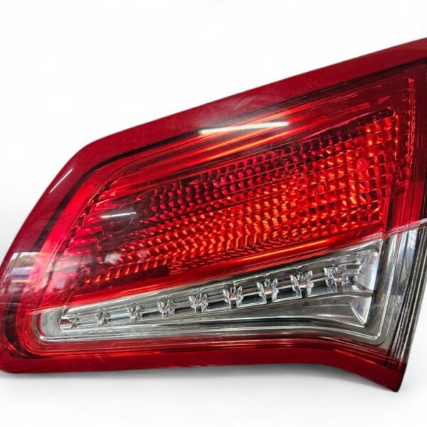 PILOTO TRASERO DERECHO INTERIOR CITROEN C4 BERLINA [9672155480]