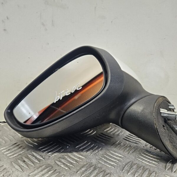 RETROVISOR IZQUIERDO FORD FIESTA (CNN) [024704]
