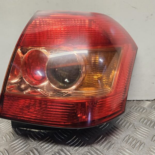 PILOTO TRASERO IZQUIERDO TOYOTA COROLLA (E12) [8156002301]