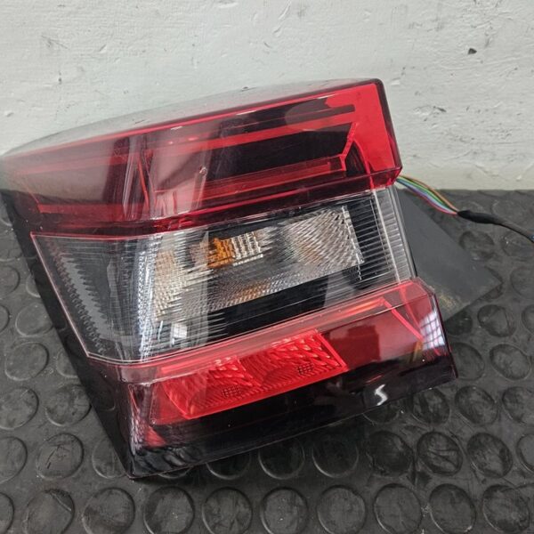 PILOTO TRASERO IZQUIERDO NISSAN JUKE (F16) [265556PA1A]