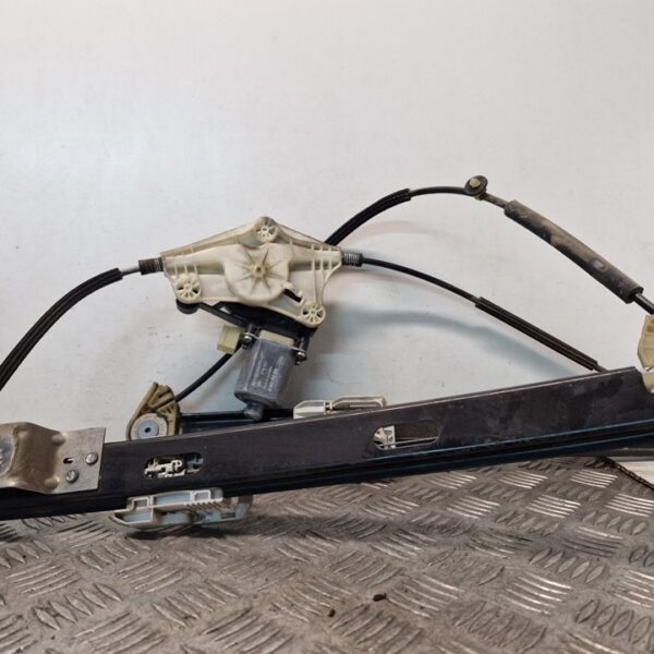 ELEVALUNAS DELANTERO IZQUIERDO SEAT LEON (5F1) [5Q0959801B]