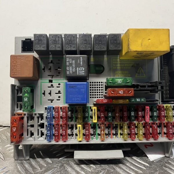 CAJA RELES / FUSIBLES OPEL VECTRA C BERLINA [09152787]
