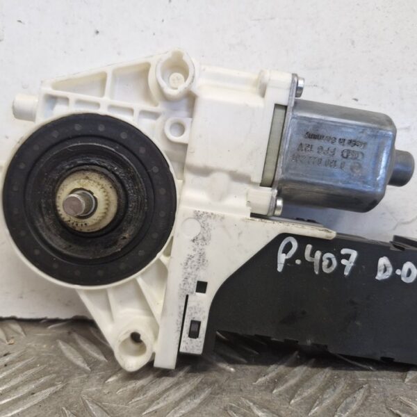 MOTOR ELEVALUNAS DELANTERO DERECHO PEUGEOT 407 [0130822201]