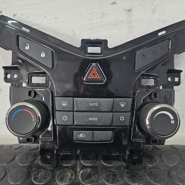 MANDO CALEFACCION / AIRE ACONDICIONADO CHEVROLET CRUZE [131860286]