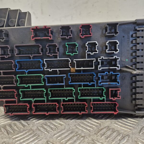 CAJA RELES / FUSIBLES MERCEDES-BENZ CLASE ML (BM 163) [1635450205]