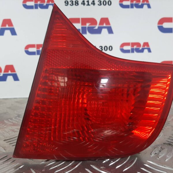 PILOTO TRASERO DERECHO INTERIOR AUDI A4 BERLINA (8E) [965160]