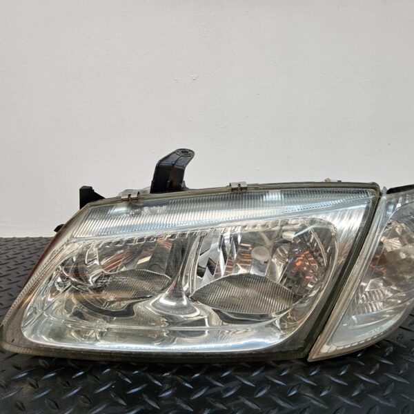 FARO IZQUIERDO NISSAN ALMERA (N16/E) [26060BN011]