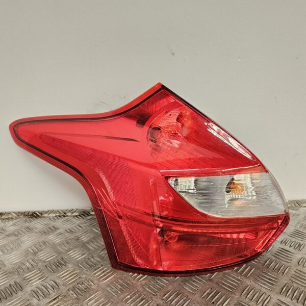 PILOTO TRASERO IZQUIERDO FORD FOCUS BERLINA (CB8) [BM5113405BL]