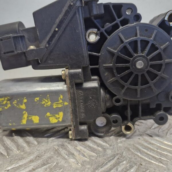 MOTOR ELEVALUNAS DELANTERO DERECHO AUDI A4 BERLINA (B5) [114184101]