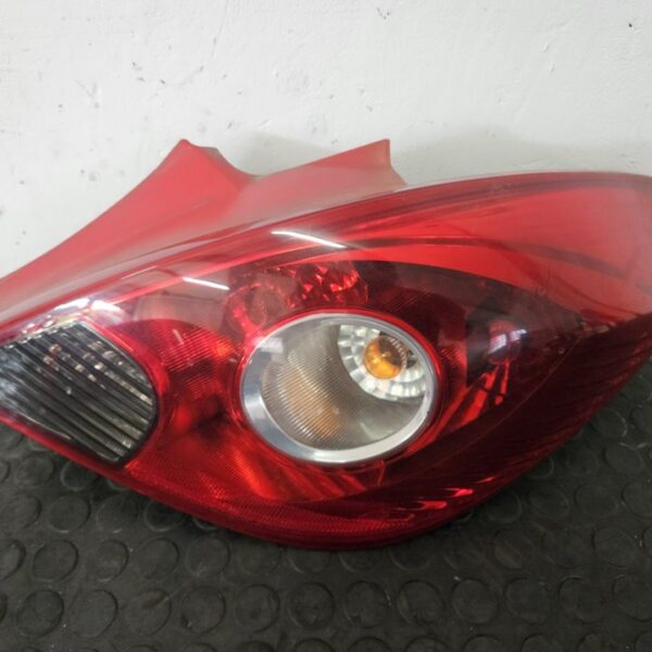 PILOTO TRASERO DERECHO OPEL CORSA D [93189091]