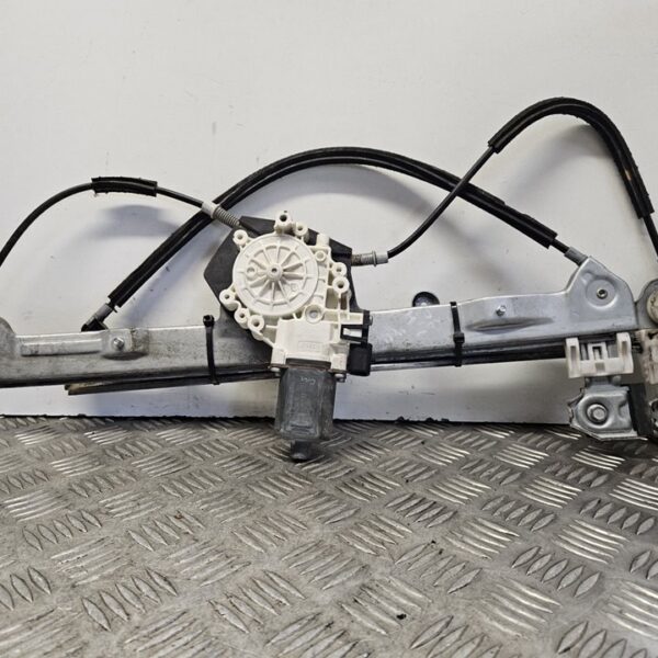 ELEVALUNAS DELANTERO DERECHO MITSUBISHI COLT CZ3 BERL. 3 (Z30) [5713A136]