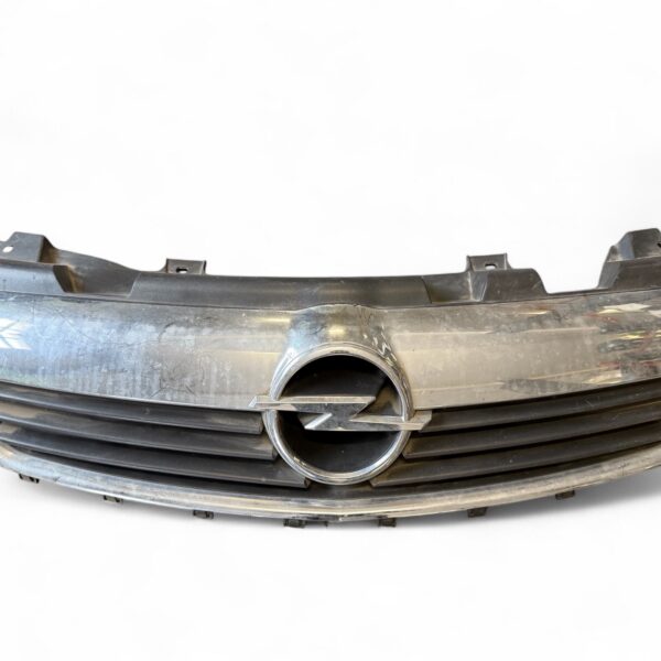 REJILLA DELANTERA OPEL ZAFIRA B [13136136]