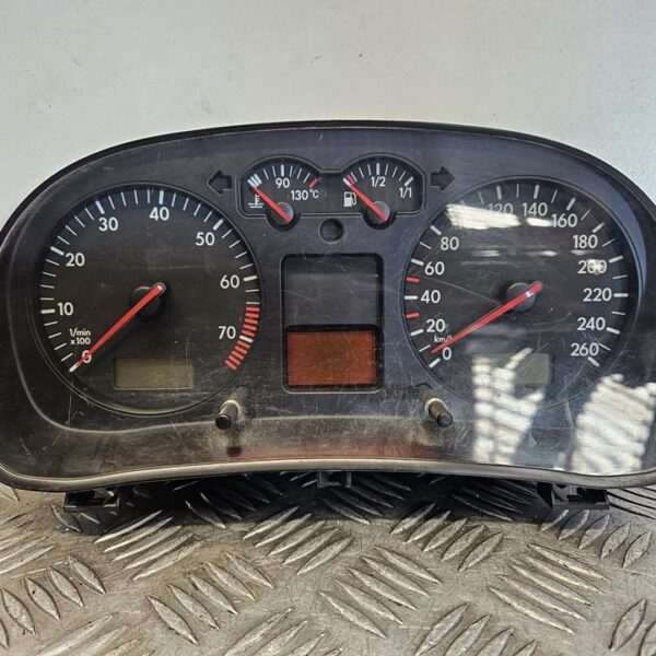 CUADRO INSTRUMENTOS VOLKSWAGEN GOLF IV BERLINA (1J1)(10.1997) [1J0920825A]