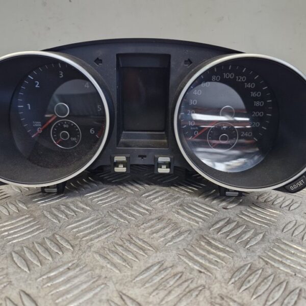 CUADRO INSTRUMENTOS VOLKSWAGEN GOLF VI (5K1)(10.2008) [5K0920872A]
