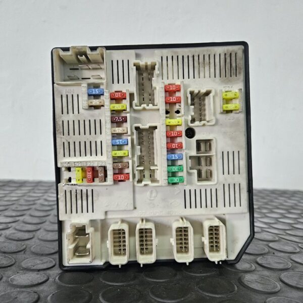 CAJA RELES / FUSIBLES RENAULT MEGANE II CLASSIC BERLINA [284B60008R]