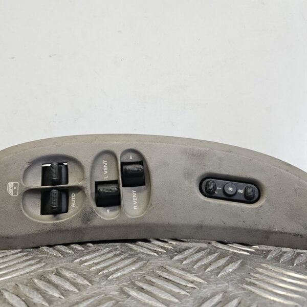 MANDO ELEVALUNAS DELANTERO IZQUIERDO CHRYSLER GRAND VOYAGER (RT) [746797104]