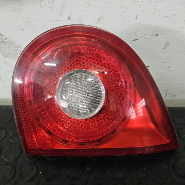 PILOTO TRASERO DERECHO INTERIOR VOLKSWAGEN GOLF V (1K1)(10.2003) [1K6945094G]