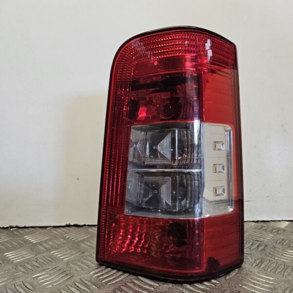 PILOTO TRASERO DERECHO PEUGEOT PARTNER (S2) [9657976980]