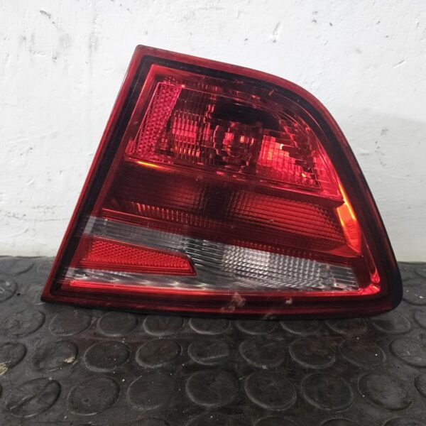 PILOTO TRASERO DERECHO INTERIOR SEAT TOLEDO (KG3) [18491002]