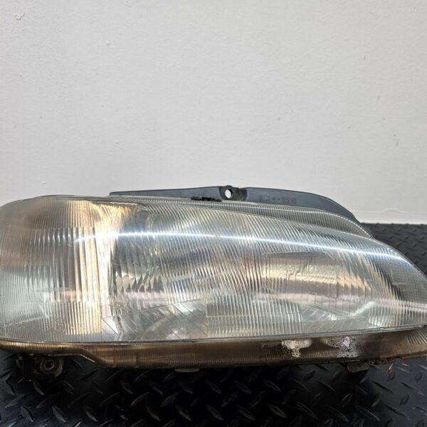 FARO DERECHO PEUGEOT 106 (S1)(08.1991) [88202143]