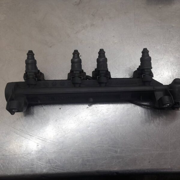 RAMPA INYECTORA VOLKSWAGEN GOLF IV VARIANT (1J5)(05.1999) [06A133317A]